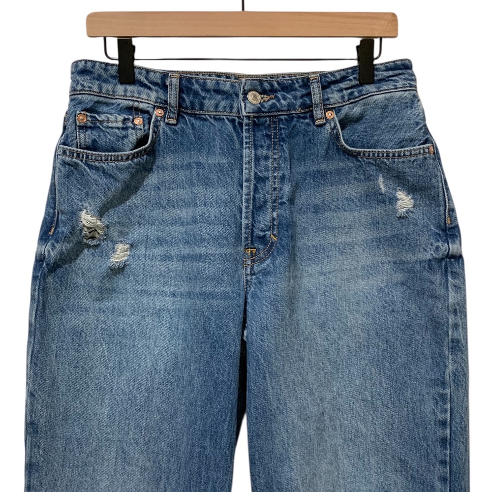 We The Free Distressed Cropped Blue Jeans - Picture 2 of 6